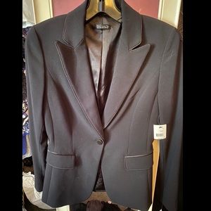 TAHARI BLAZER NEVER BEEN WORN w/ tags